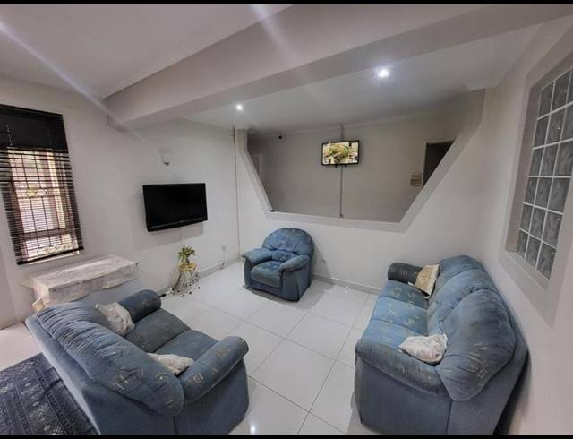 4 BEDROOM HOUSE FOR SALE IN DAWNCREST